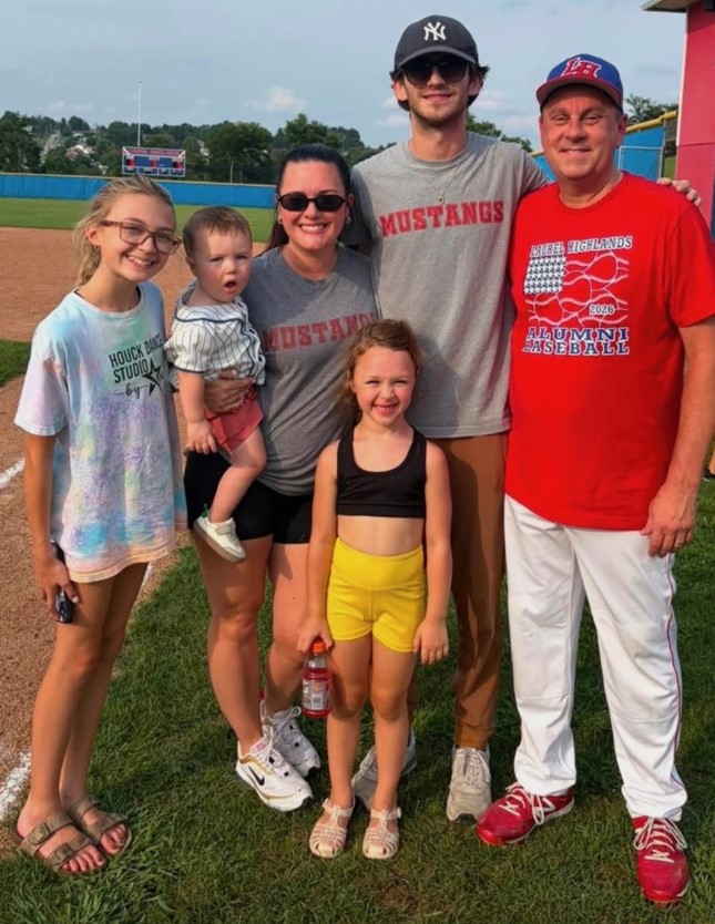 Mustang baseball holds alumni game